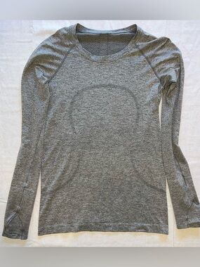 LuLulemon Swiftly Tech Grey Heathered Long Sleeve